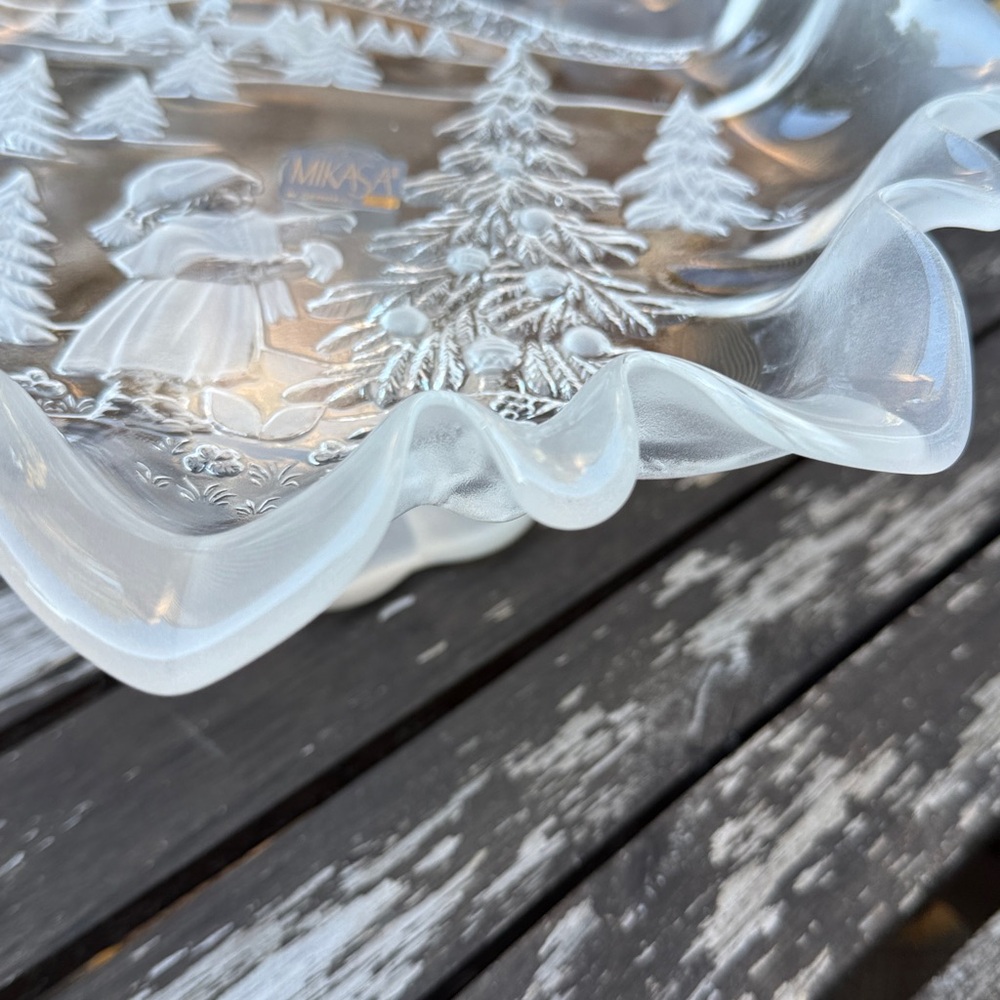 Vintage MIKASA West Germany “Christmas story” frosted glass footed bonbon plate - Picture 12 of 12